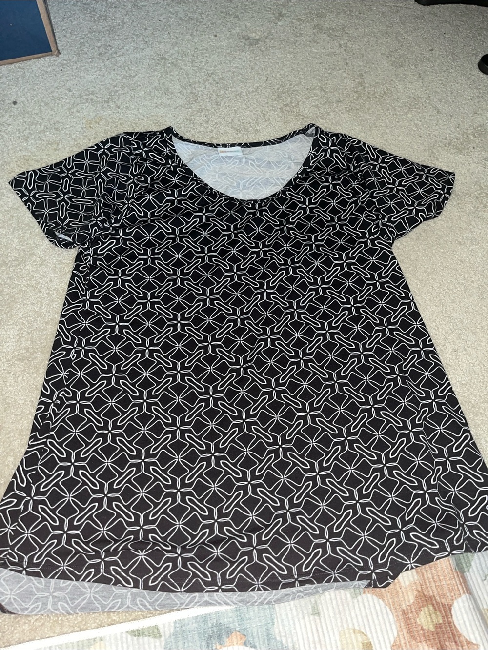 LuLaRoe Black Short Sleeve Top with White Geometric Pattern